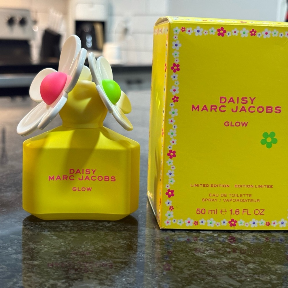 Marc Jacobs Daisy Glow Eau de Toilette - Yellow